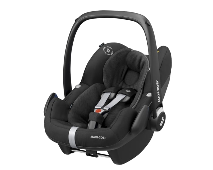 8799672110_2020_maxicosi_carseat_babycarseat_pebbleproisize_black_essentialblack_3qrtleft